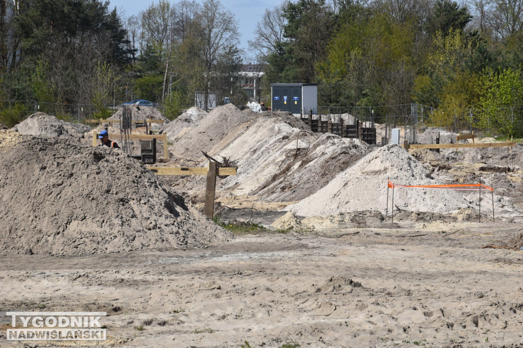 Budowa parku handlowego w Nowej Dębie