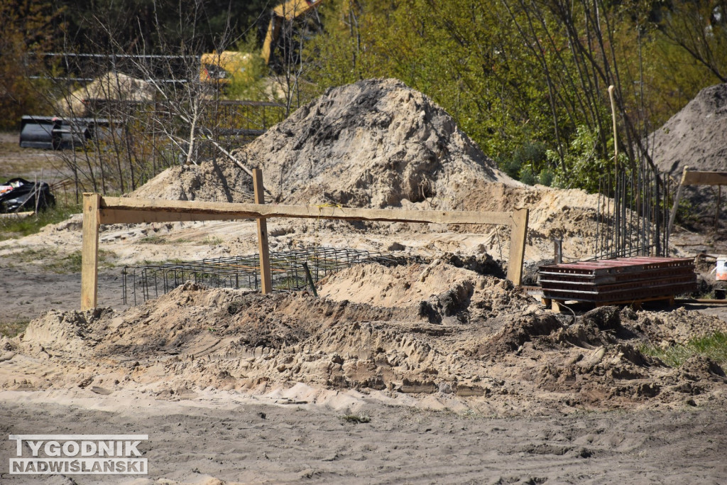 Budowa parku handlowego w Nowej Dębie