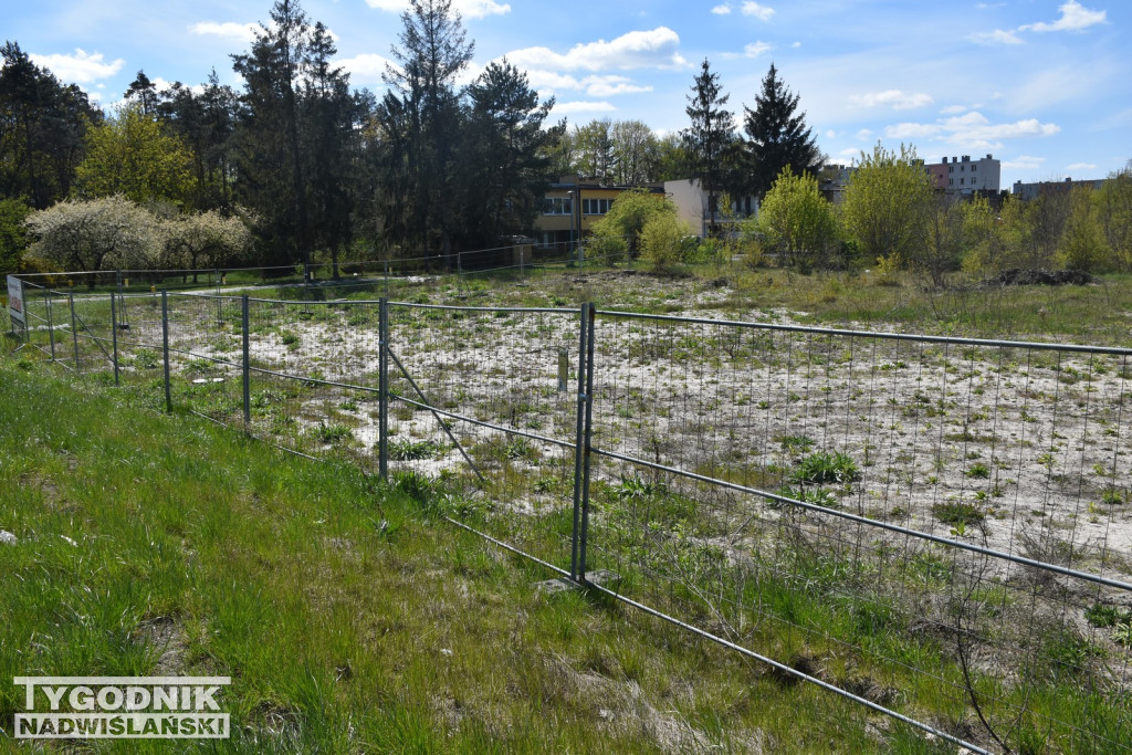 Budowa parku handlowego w Nowej Dębie