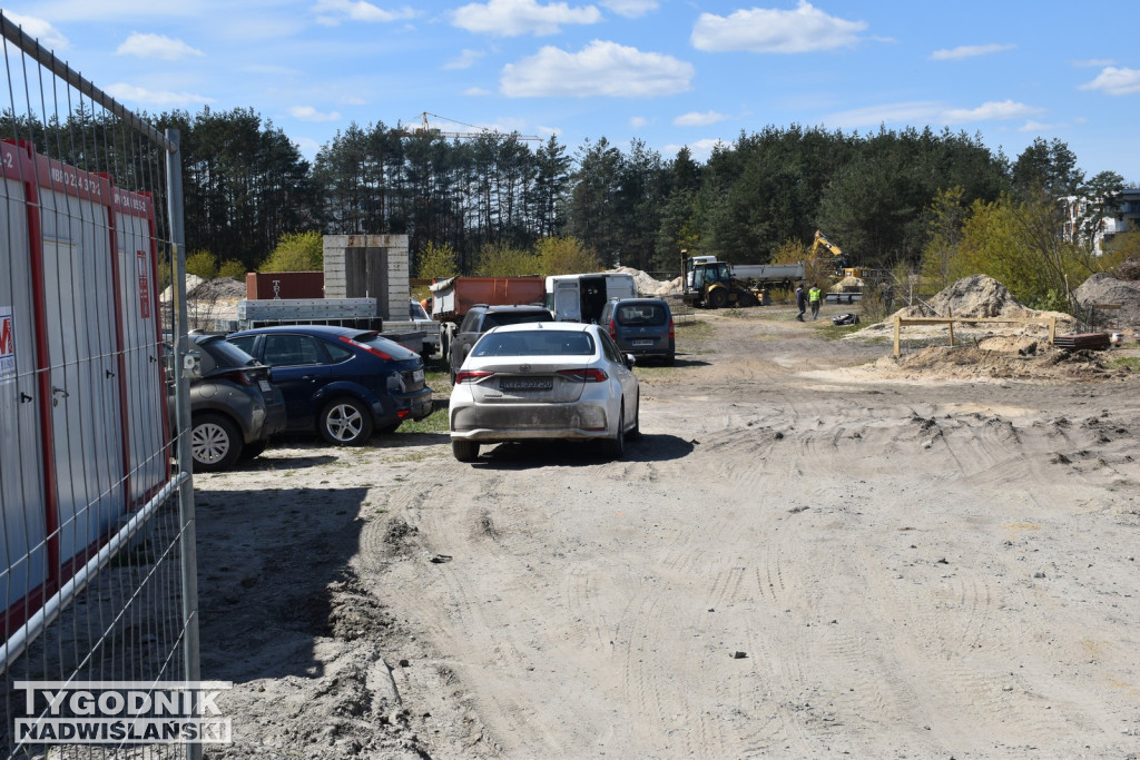 Budowa parku handlowego w Nowej Dębie