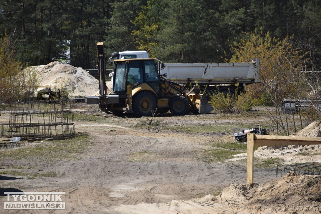 Budowa parku handlowego w Nowej Dębie