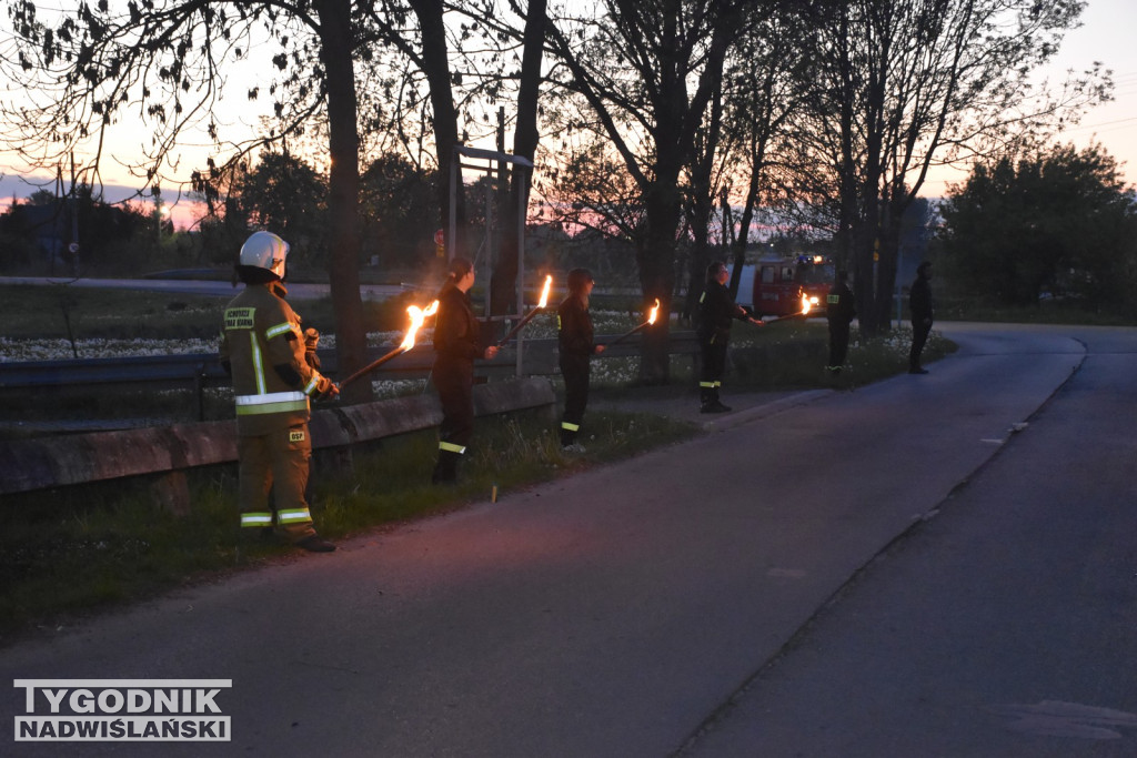 Powitanie wozu strażackiego w Suchorzowie
