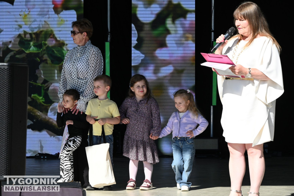 Święto Kwitnącej Jabłoni w Samborcu