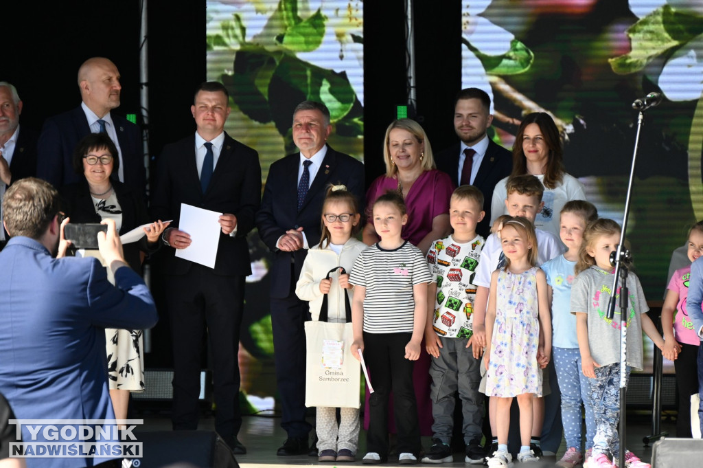 Święto Kwitnącej Jabłoni w Samborcu