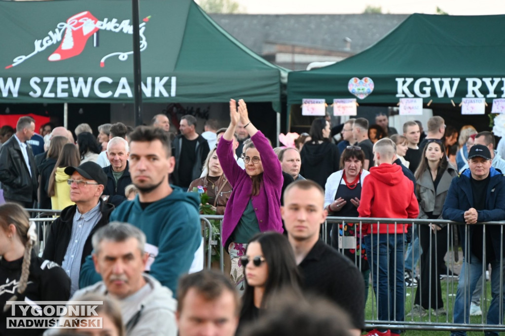 Święto Kwitnącej Jabłoni w Samborcu