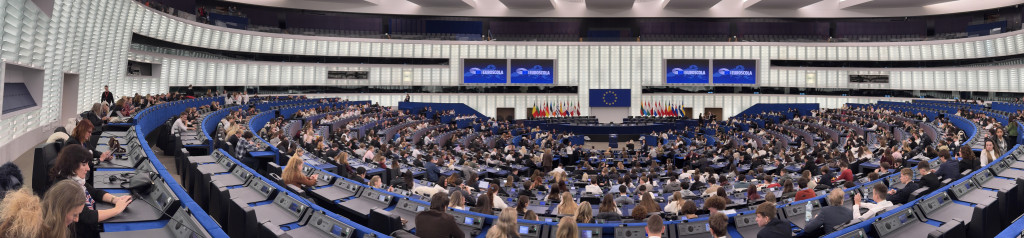 Uczniowie ZS nr 2 w Nowej Dębie w Europarlamencie