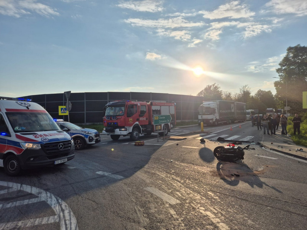 Wypadek na DK74 w Zawadzie