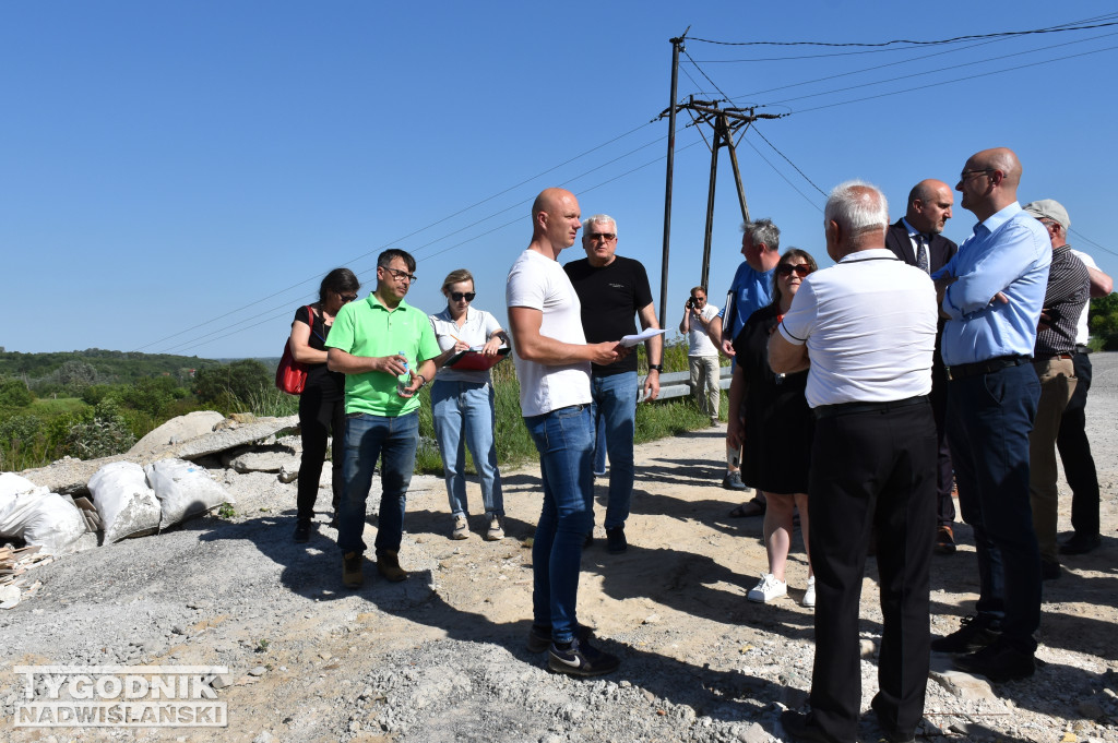 Wizja lokalna na ulicy Okrzei w Sandomierzu