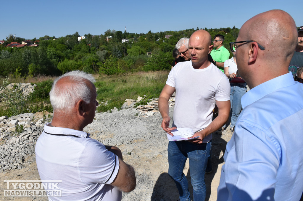 Wizja lokalna na ulicy Okrzei w Sandomierzu