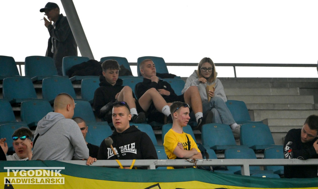Zdjęcia kibiców mecz Siarka - Cracovia II
