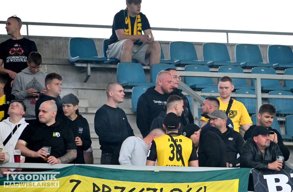 Zdjęcia kibiców mecz Siarka - Cracovia II