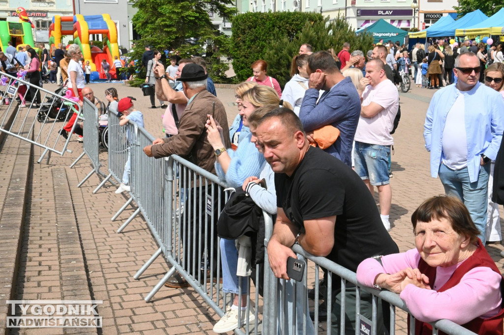 Piknik rodzinny na placu Bartosza Głowackiego w Tarnobrzegu