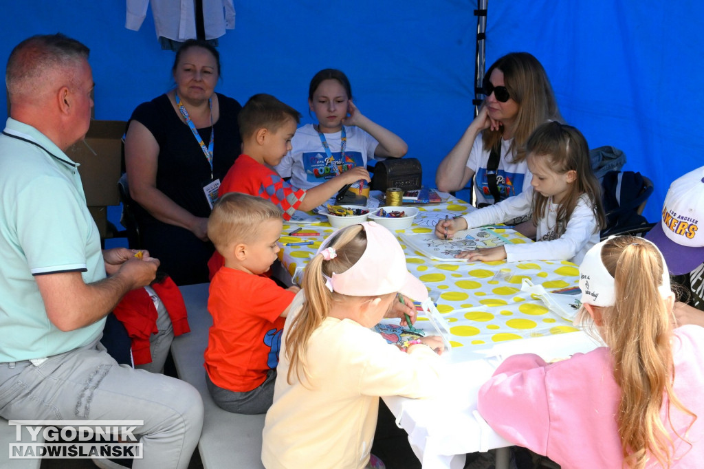 Piknik rodzinny na placu Bartosza Głowackiego w Tarnobrzegu