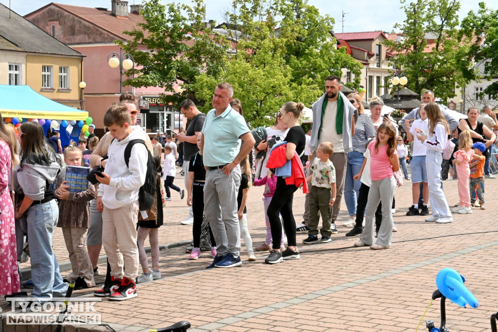 Piknik rodzinny na placu Bartosza Głowackiego w Tarnobrzegu