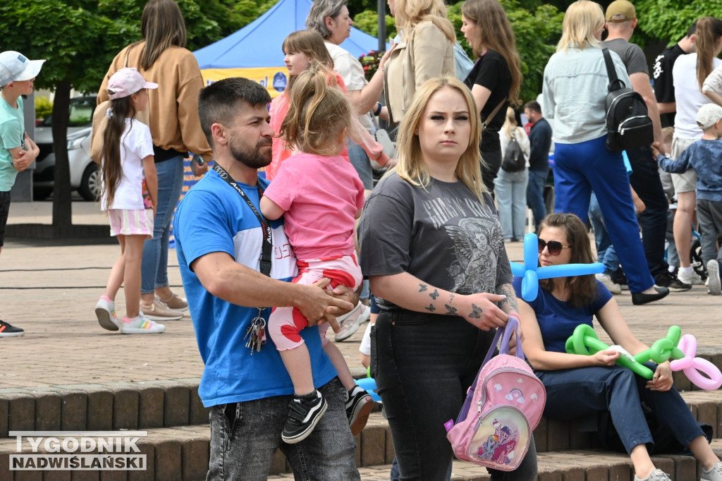 Piknik rodzinny na placu Bartosza Głowackiego w Tarnobrzegu