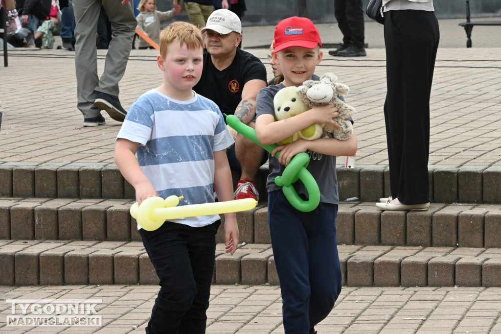 Piknik rodzinny na placu Bartosza Głowackiego w Tarnobrzegu
