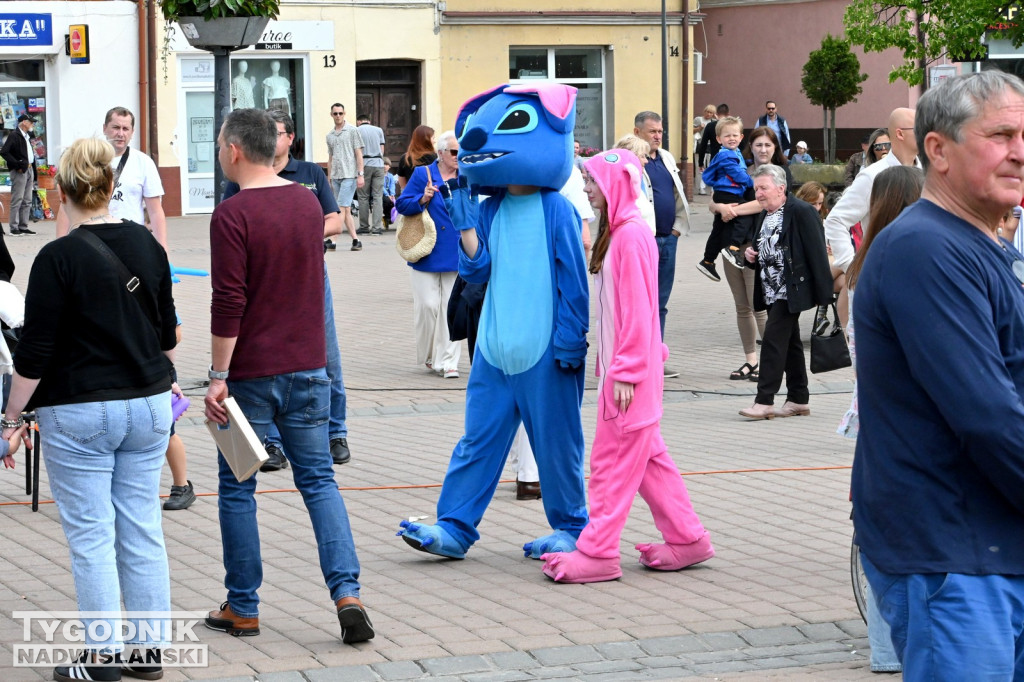 Piknik rodzinny na placu Bartosza Głowackiego w Tarnobrzegu