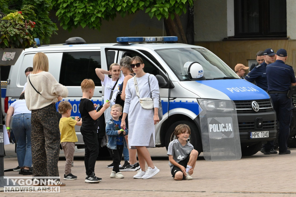 Piknik rodzinny na placu Bartosza Głowackiego w Tarnobrzegu