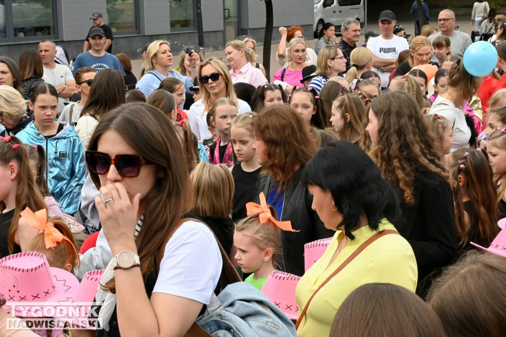 Piknik rodzinny na placu Bartosza Głowackiego w Tarnobrzegu