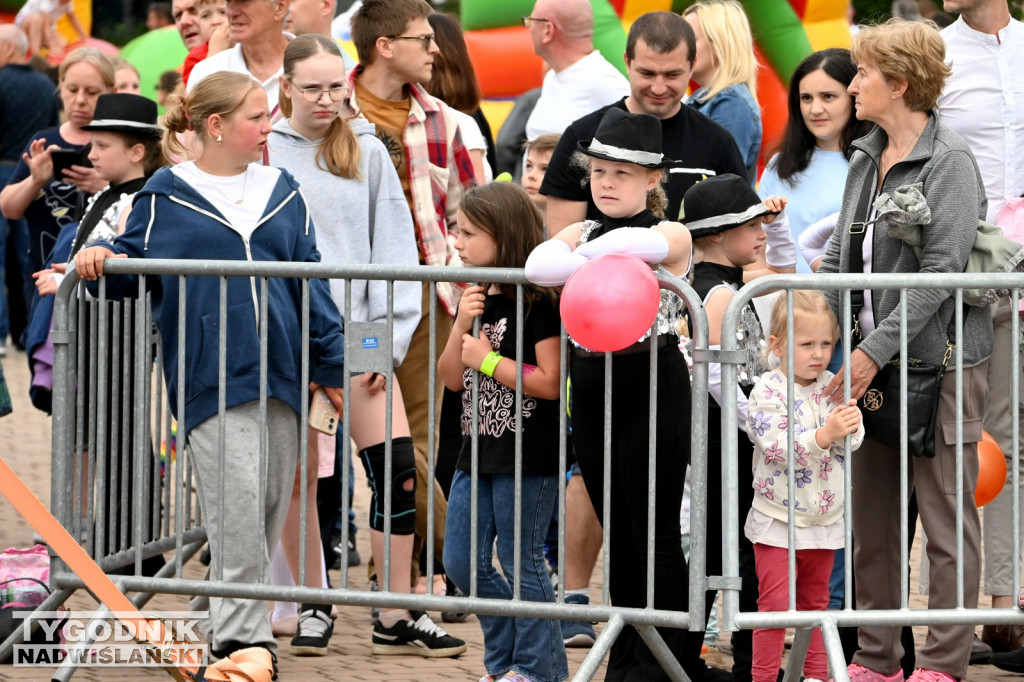 Piknik rodzinny na placu Bartosza Głowackiego w Tarnobrzegu