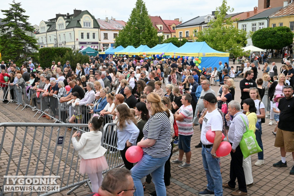 Piknik rodzinny na placu Bartosza Głowackiego w Tarnobrzegu