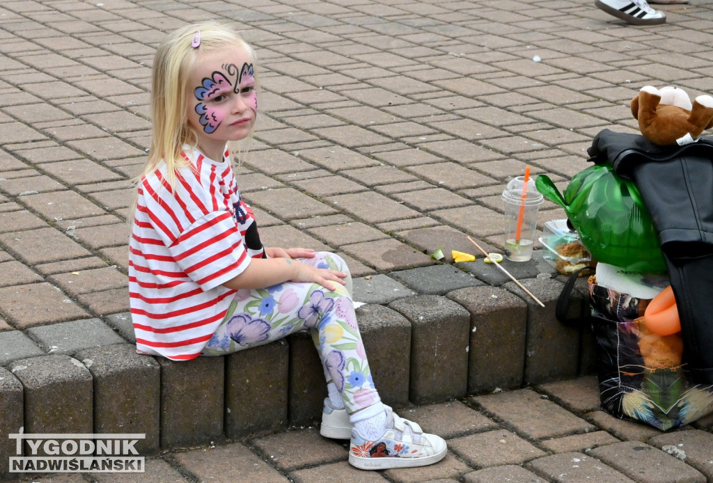 Piknik rodzinny na placu Bartosza Głowackiego w Tarnobrzegu