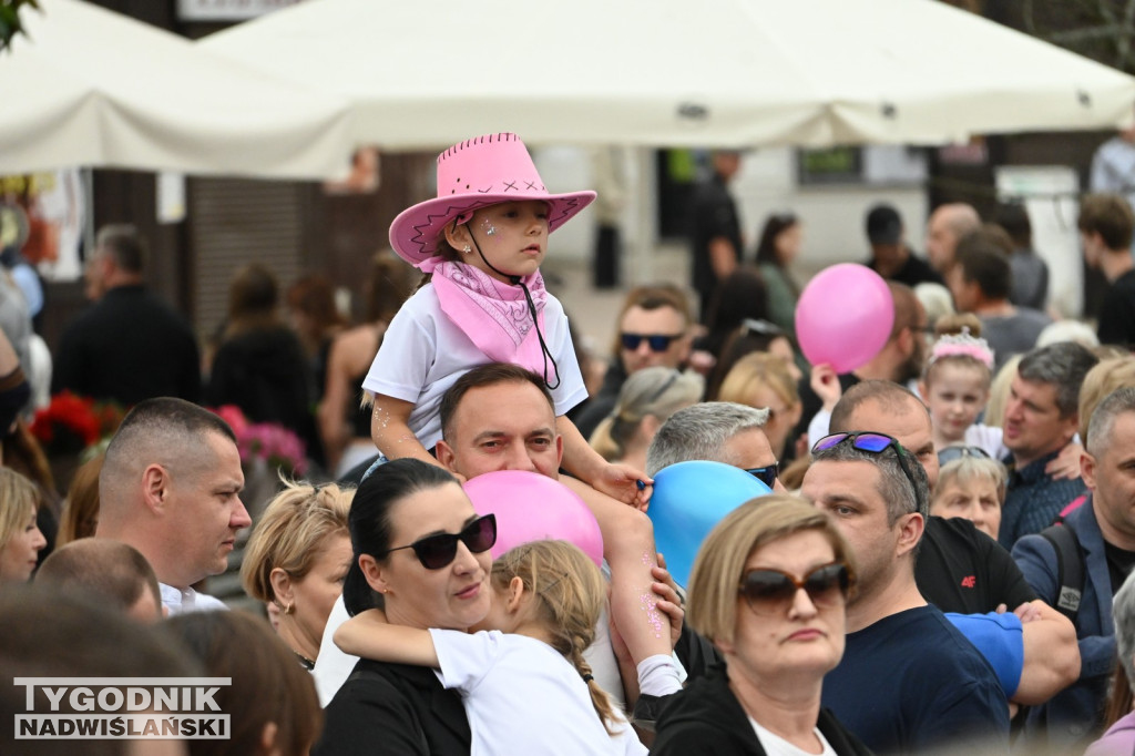 Piknik rodzinny na placu Bartosza Głowackiego w Tarnobrzegu