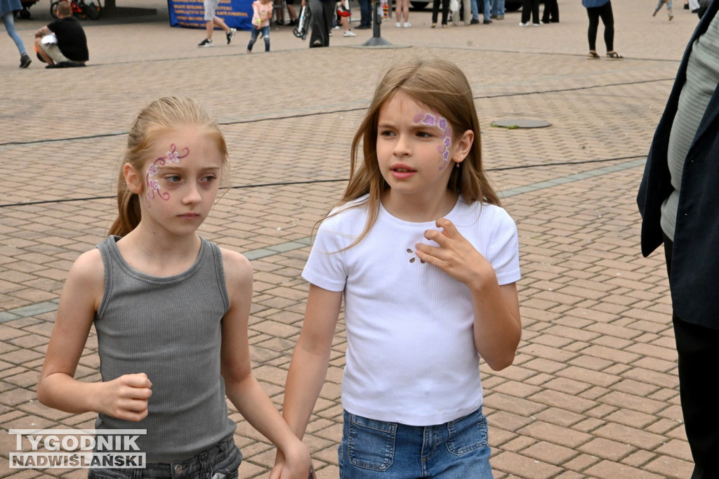 Piknik rodzinny na placu Bartosza Głowackiego w Tarnobrzegu