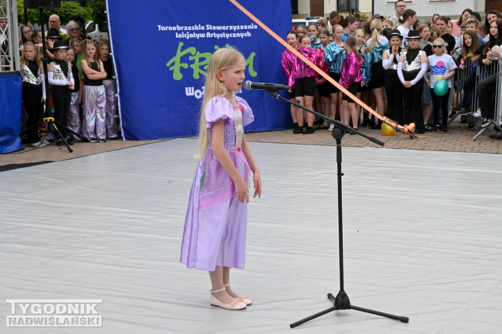 Piknik rodzinny na placu Bartosza Głowackiego w Tarnobrzegu