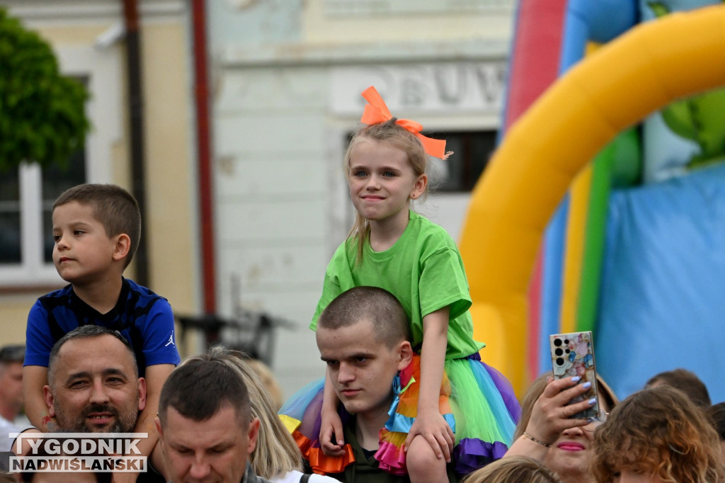 Piknik rodzinny na placu Bartosza Głowackiego w Tarnobrzegu