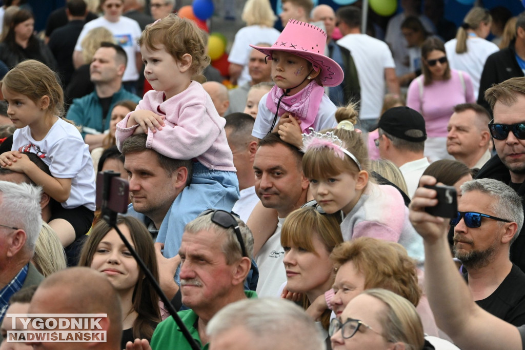 Piknik rodzinny na placu Bartosza Głowackiego w Tarnobrzegu