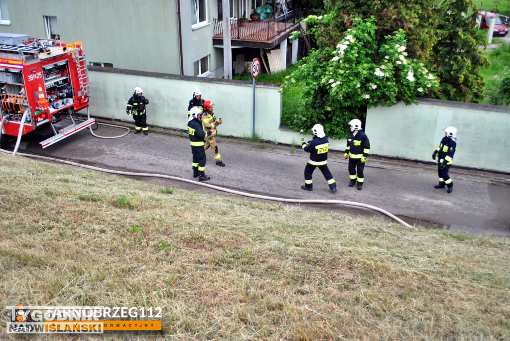 Pożar wiaty w Tarnobrzegu-Dzikowie
