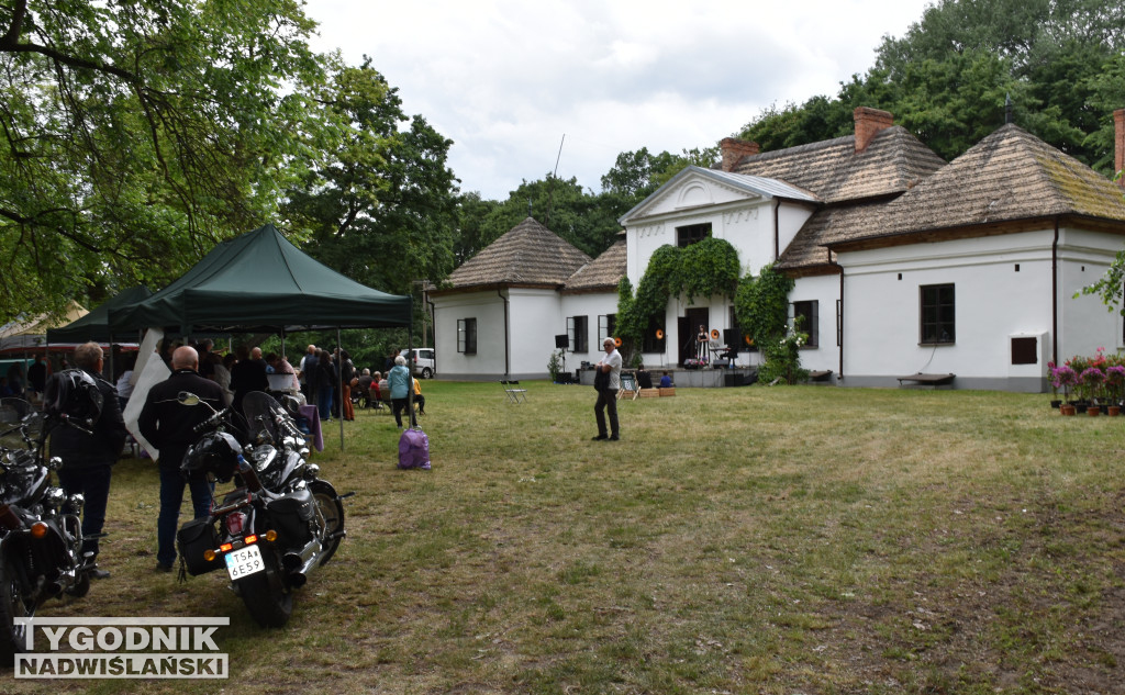 4. Śniadanie na Dworze w Skotnikach
