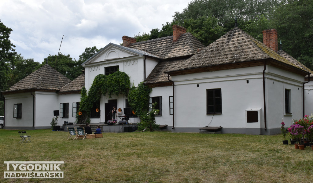 4. Śniadanie na Dworze w Skotnikach
