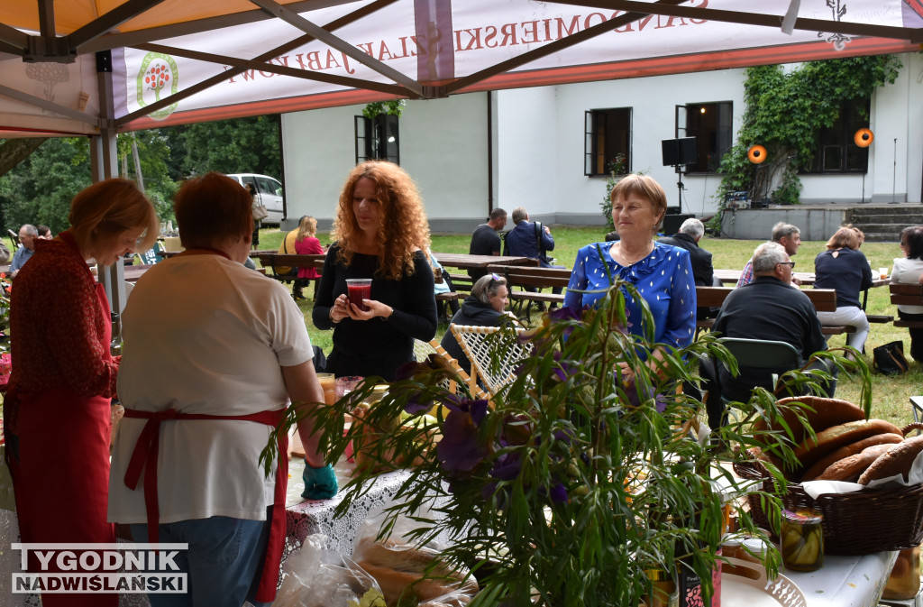4. Śniadanie na Dworze w Skotnikach