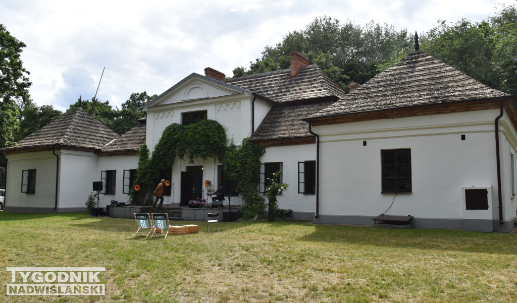 4. Śniadanie na Dworze w Skotnikach