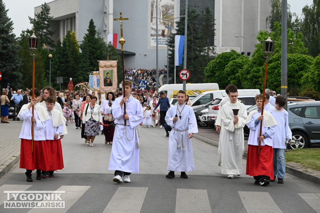 Boże Ciało 2026 w Tarnobrzegu. Procesja z osiedla Serbinów