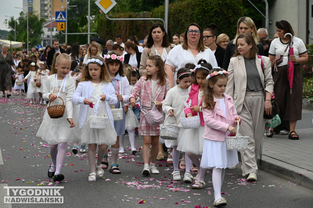 Boże Ciało 2026 w Tarnobrzegu. Procesja z osiedla Serbinów