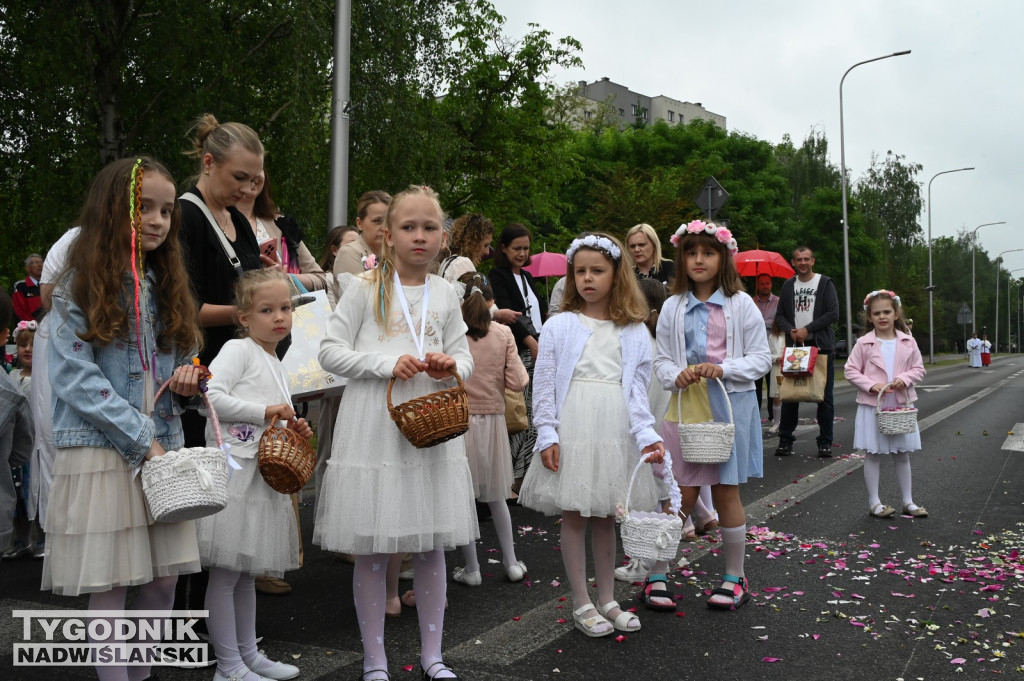 Boże Ciało 2026 w Tarnobrzegu. Procesja z osiedla Serbinów
