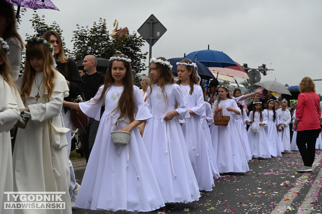Boże Ciało 2026 w Tarnobrzegu. Procesja z osiedla Serbinów