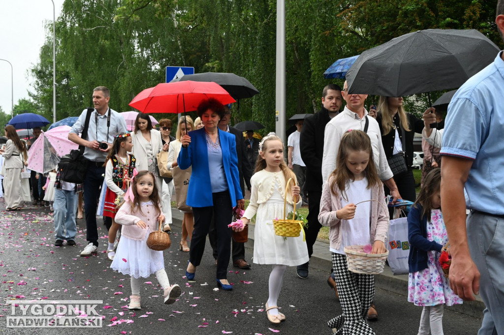 Boże Ciało 2026 w Tarnobrzegu. Procesja z osiedla Serbinów