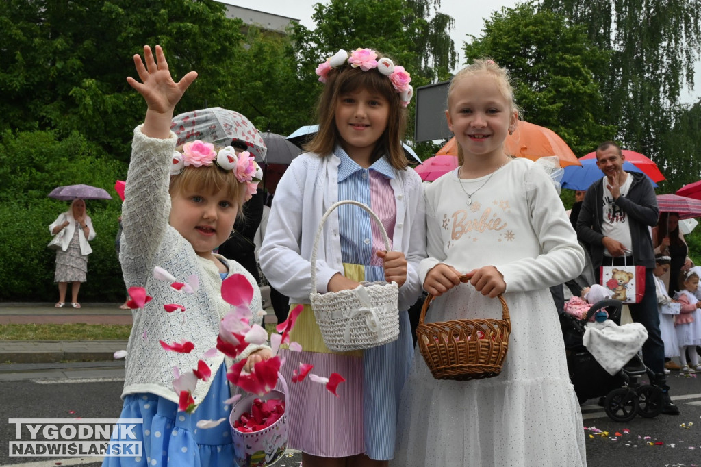 Boże Ciało 2026 w Tarnobrzegu. Procesja z osiedla Serbinów