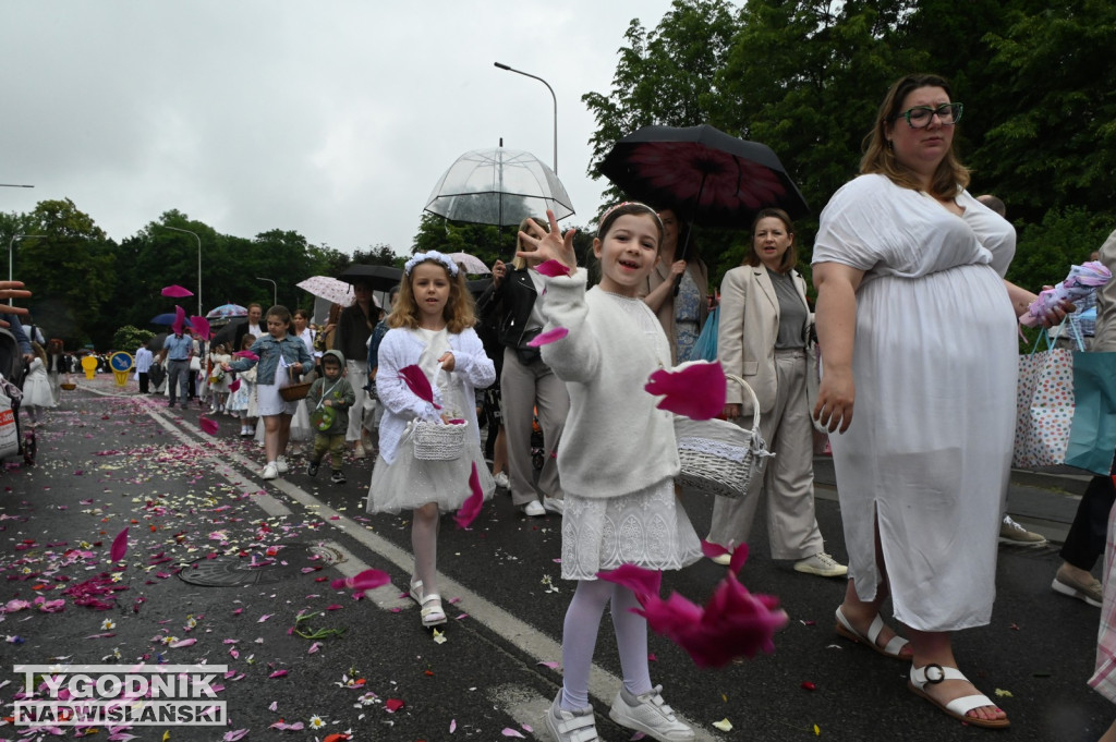 Boże Ciało 2026 w Tarnobrzegu. Procesja z osiedla Serbinów