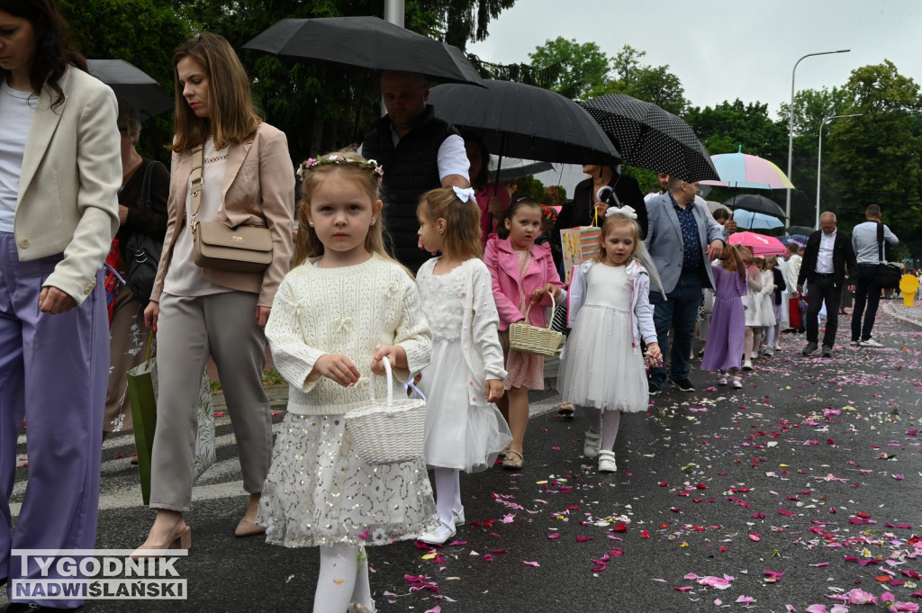 Boże Ciało 2026 w Tarnobrzegu. Procesja z osiedla Serbinów