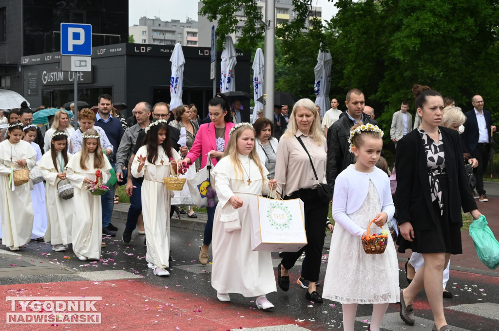 Boże Ciało 2026 w Tarnobrzegu. Procesja z osiedla Serbinów