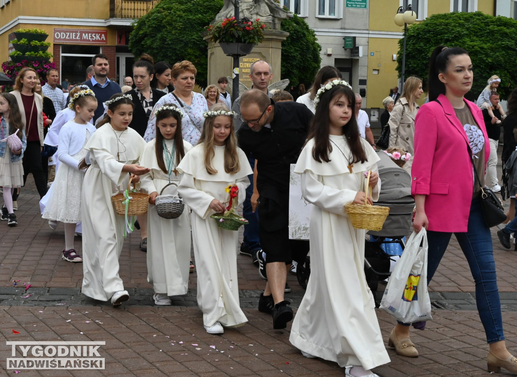 Boże Ciało 2026 w Tarnobrzegu. Procesja z osiedla Serbinów