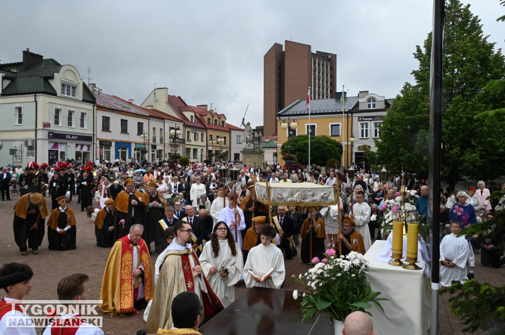 Boże Ciało 2026 w Tarnobrzegu. Procesja z osiedla Serbinów