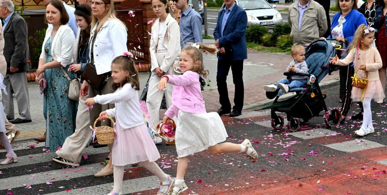 Boże Ciało w Tarnobrzegu. Procesja z parafii Św. Barbary
