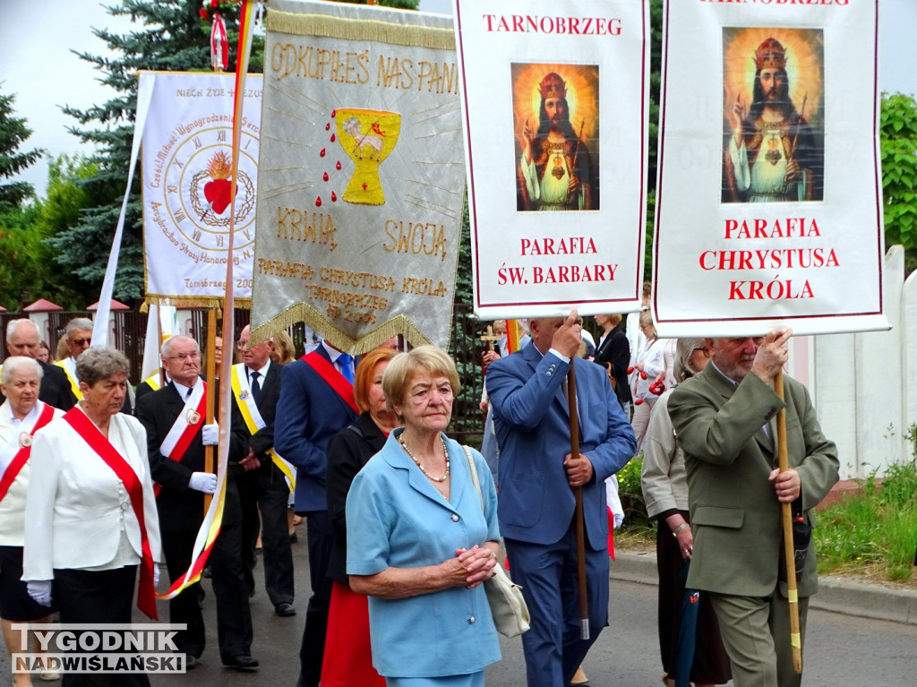Boże Ciało w Tarnobrzegu. Procesja z parafii Św. Barbary