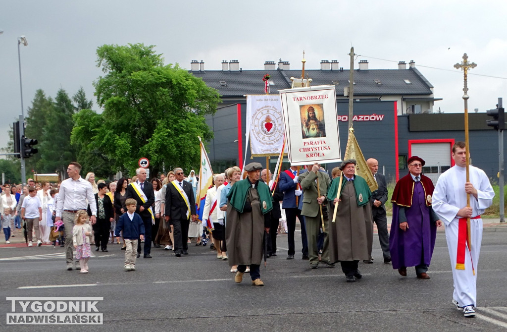 Boże Ciało w Tarnobrzegu. Procesja z parafii Św. Barbary
